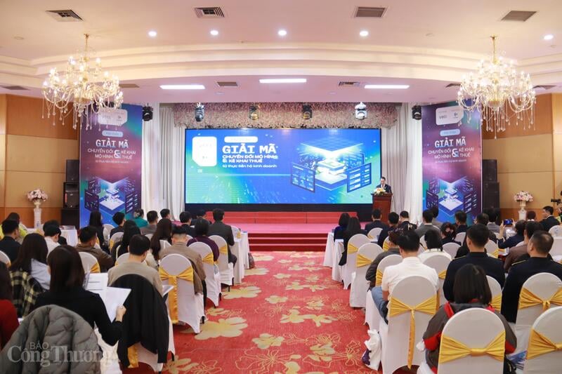 ទិដ្ឋភាពនៅក្នុងសិក្ខាសាលា។ រូបថត៖ ថាញ់ ទួន