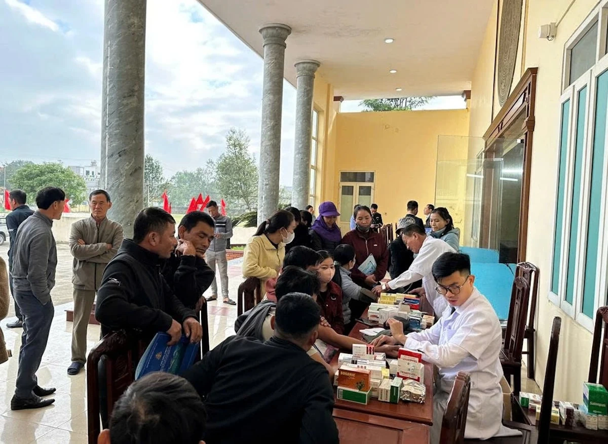 Námořní letka 128 zavedla řadu aktivit na podporu rybářů při výpravách na moře a udržení jejich obživy.