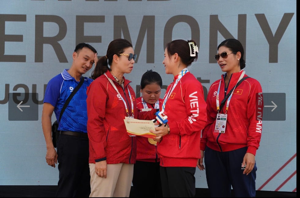 Trịnh Thu Vinh và Nguyễn Ngọc Trâm vào biên chế ngành công an sau SEA Games 33- Ảnh 1.