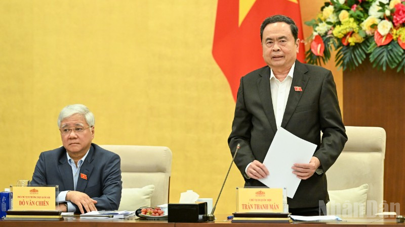 លោក ត្រឹន ថាញ់ ម៉ាន់ ប្រធានរដ្ឋសភា ថ្លែងសុន្ទរកថាបិទកិច្ចប្រជុំ។ (រូបថត៖ យី លីញ)