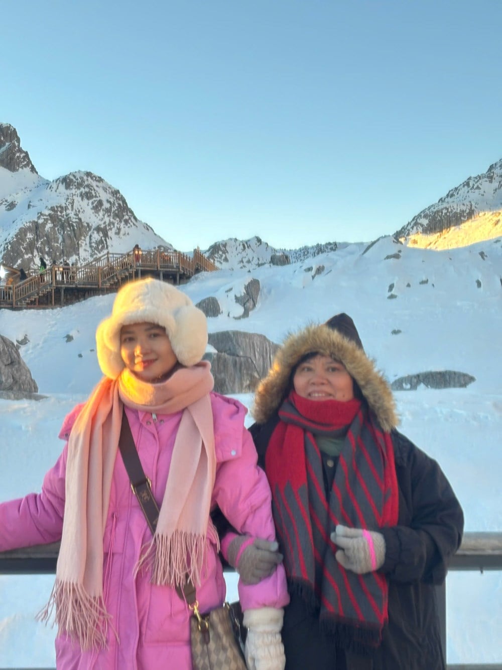 ភ្នំព្រិលនាគរាជ៖ «អច្ឆរិយៈទឹកកក» នៅក្នុងបេះដូងនៃទីក្រុងលីជាំង - រូបថតទី 2