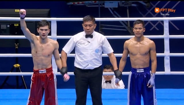 I combattenti di kickboxing vincono alla grande contro Thailandia e Myanmar: il Vietnam ora ha 46 medaglie d'oro, continuando la sua ascesa - Foto 6. Võ sĩ kickboxing thắng đậm Thái Lan và Myanmar: Việt Nam đã có 46 HCV, tiếp tục bứt phá- Ảnh 6.