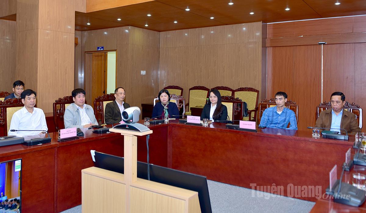 The provincial business community participated in the Forum via video link from Tuyen Quang province.