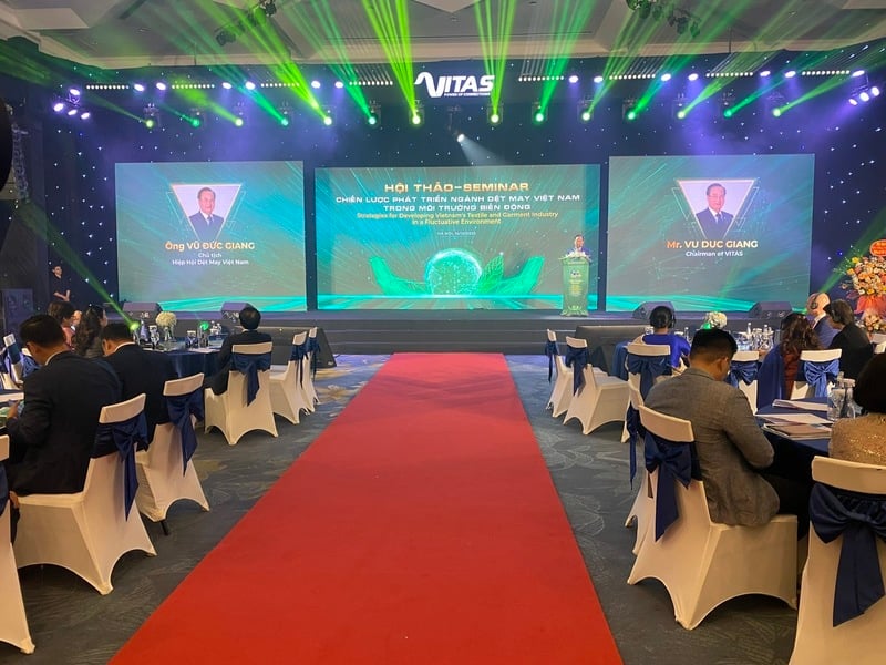 ចំណងជើងរូបថត