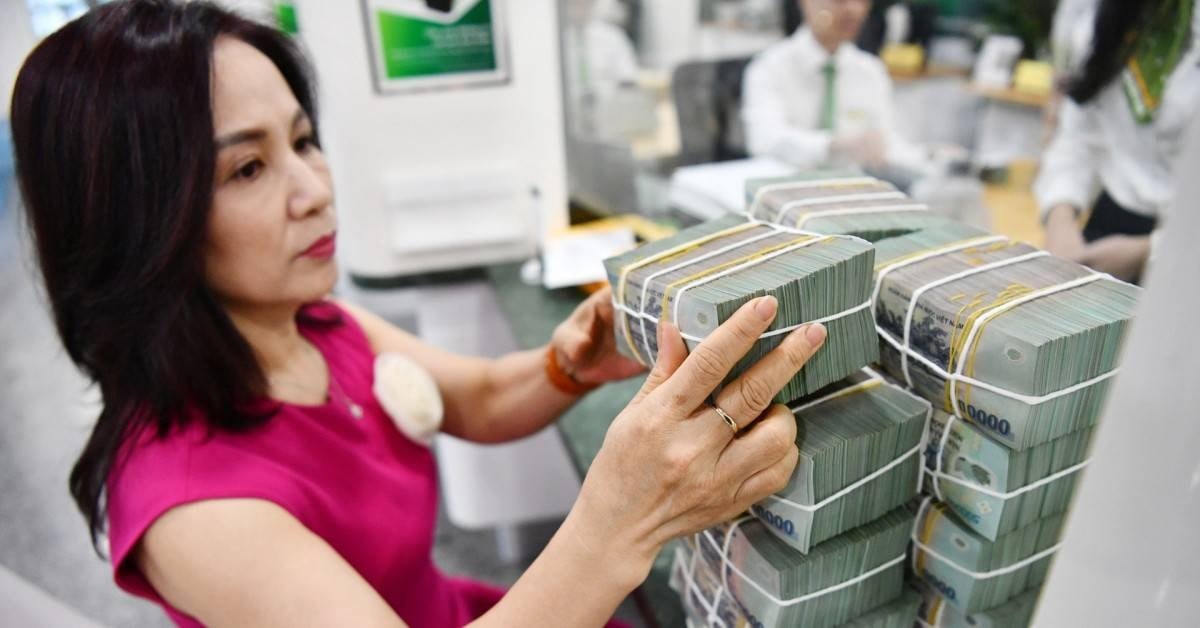 Lãi suất ngân hàng ngày 16/12/2025: Tăng nóng, vượt mốc 8% sau hơn hai năm