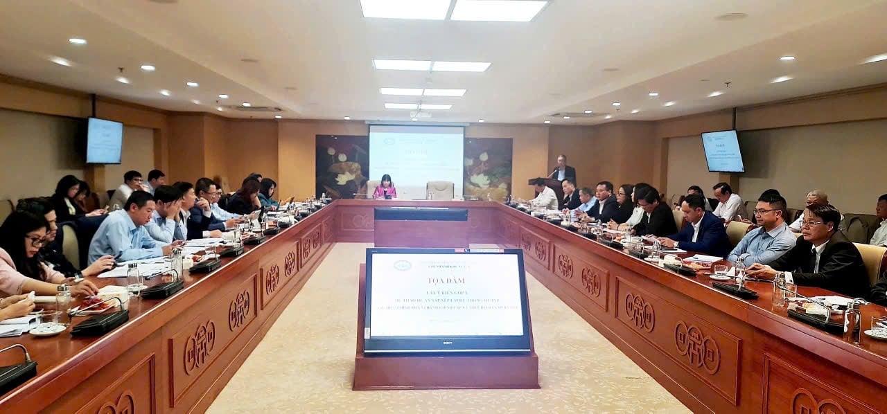 ធនាគាររដ្ឋវៀតណាម តំបន់ទី១ បានរៀបចំសិក្ខាសាលាមួយដើម្បីប្រមូលមតិយោបល់លើសេចក្តីព្រាងផែនការសម្រាប់ការរៀបចំរចនាសម្ព័ន្ធប្រព័ន្ធមូលនិធិឥណទានប្រជាជនឡើងវិញ។ NHNN Khu vực 1 tổ chức Tọa đàm góp ý dự thảo Đề án sắp xếp lại hệ thống QTDND