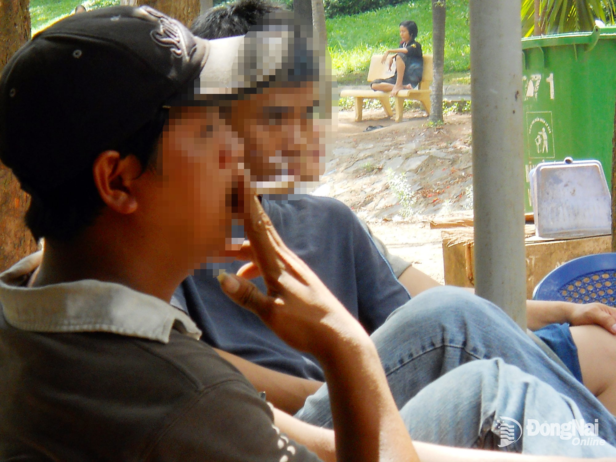 According to dermatologists, smoking also has negative effects on the skin. Photo: Bich Nhan.