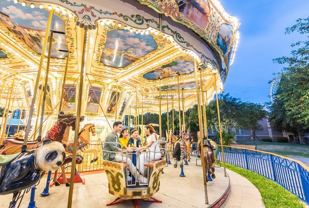 ឆ្នេរបៃសៅ (Bai Sao) ក្នុងទីក្រុងភូកុក (Phu Quoc) មានខ្សាច់ពណ៌សល្អិតល្អន់ និងទឹកថ្លាឈ្វេង។