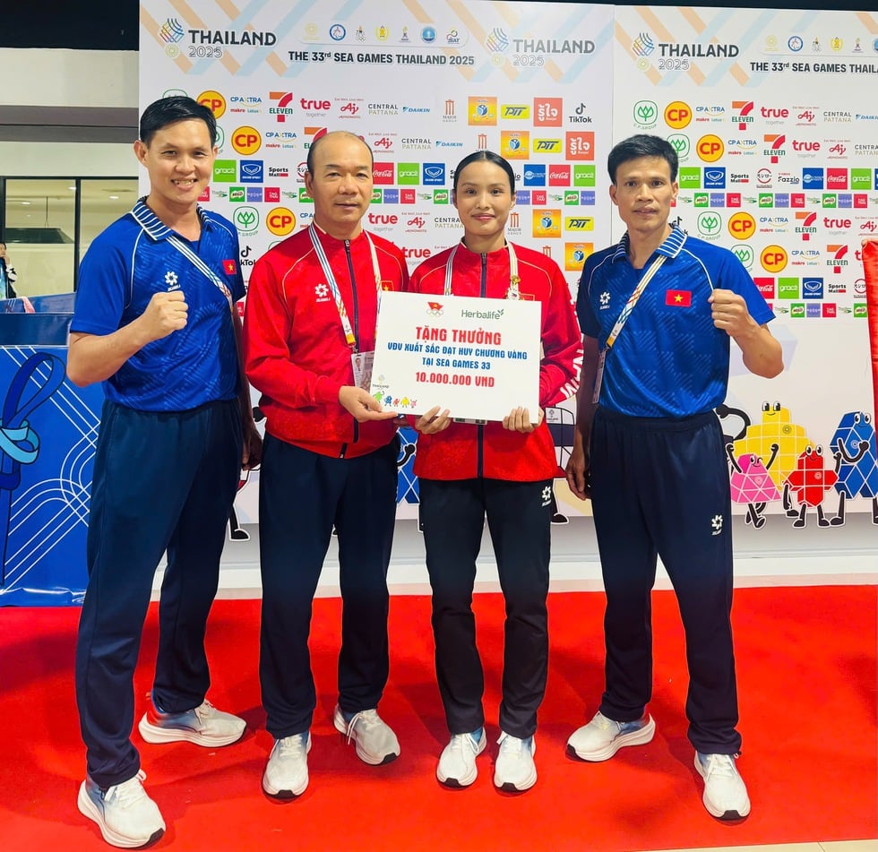 I combattenti di kickboxing vincono alla grande contro Thailandia e Myanmar: il Vietnam ora ha 46 medaglie d'oro, continuando la sua ascesa - Foto 1. Võ sĩ kickboxing thắng đậm Thái Lan và Myanmar: Việt Nam đã có 46 HCV, tiếp tục bứt phá- Ảnh 1.