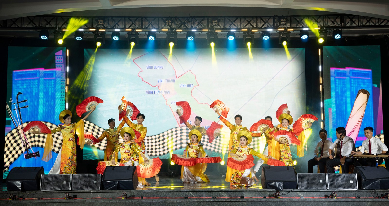 ពិធីបើកការប្រកួតតន្ត្រី និងចម្រៀងប្រពៃណីខេត្តអានយ៉ាង
