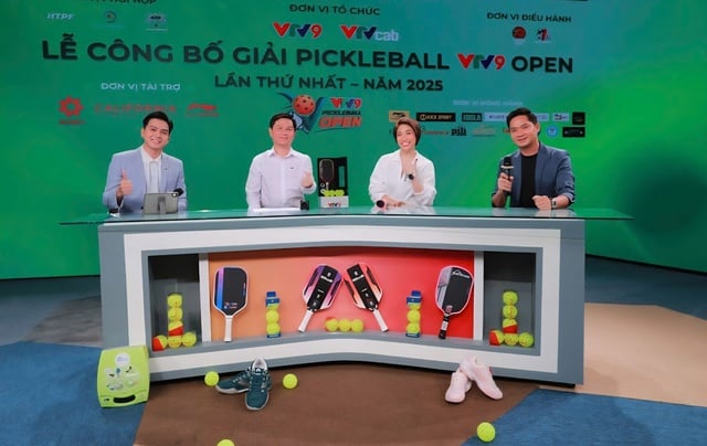 En hård drabbning i VTV9 Open pickleball-turneringen med extremt attraktiva priser - Foto 1. Chạm trán 'nảy lửa' giải pickleball VTV9 Open với giải thưởng cực kỳ hấp dẫn- Ảnh 1.