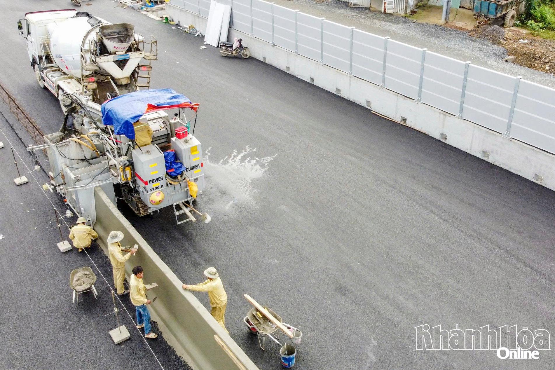 Dự án thành phần 1 thuộc Dự án Đầu tư đường bộ cao tốc
Khánh Hòa - Buôn Ma Thuột giai đoạn 1
đã sẵn sàng thông xe kỹ thuật vào ngày 19-12.