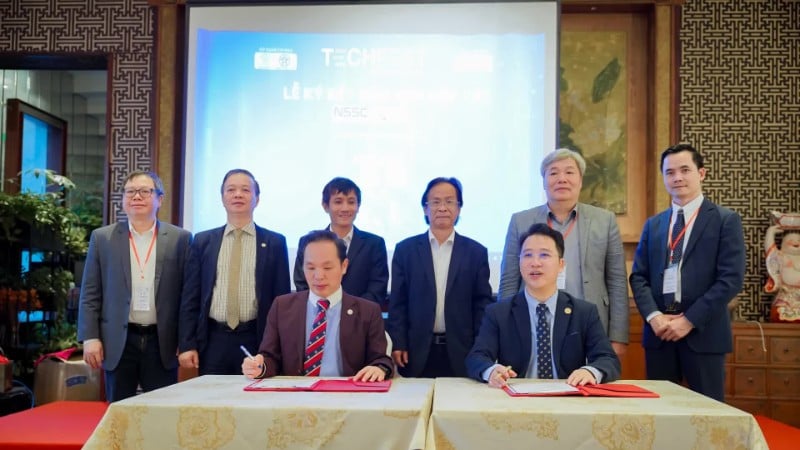 ພິທີລົງນາມລະຫວ່າງໜ່ວຍງານທີ່ເຂົ້າຮ່ວມໄດ້ຈັດຂຶ້ນທີ່ 