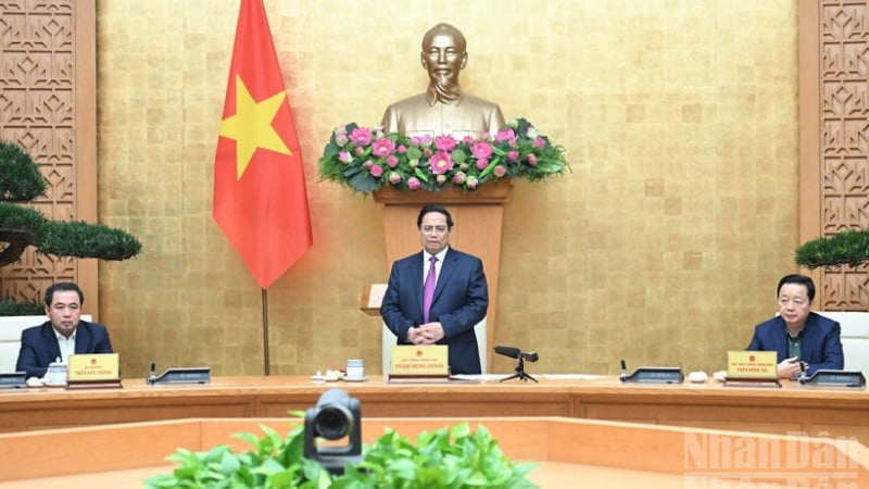 លោកនាយករដ្ឋមន្ត្រី ផាម មិញឈីញ អញ្ជើញជាអធិបតីក្នុងសម័យប្រជុំលើកទី២៦ នៃគណៈកម្មាធិការដឹកនាំជាតិស្តីពីការនេសាទខុសច្បាប់ មិនបានរាយការណ៍ និងមិនមានការគ្រប់គ្រង (IUU)។ (រូបថត៖ ត្រឹនហៃ)