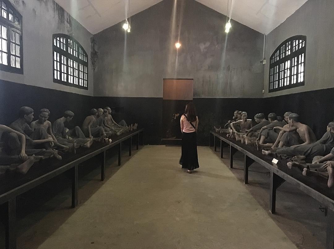 ច្រកចូលទស្សនាតំបន់ប្រវត្តិសាស្ត្រពន្ធនាគារហ័រឡូ។