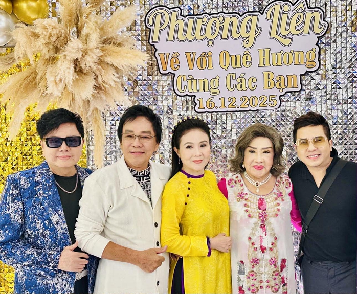 Phượng Liên, Ngọc Giàu, Lệ Thủy, Diệu Hiền xúc động trong ngày họp mặt tại quê nhà - Ảnh 11.