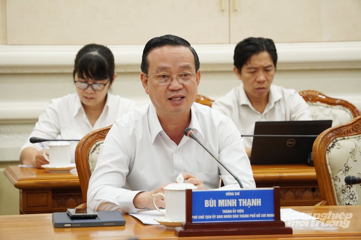 Phó Chủ tịch UBND TP.HCM Bùi Minh Thạnh tiếp đoàn công tác Bộ Nông nghiệp và Môi trường. Ảnh: Nguyễn Thủy.