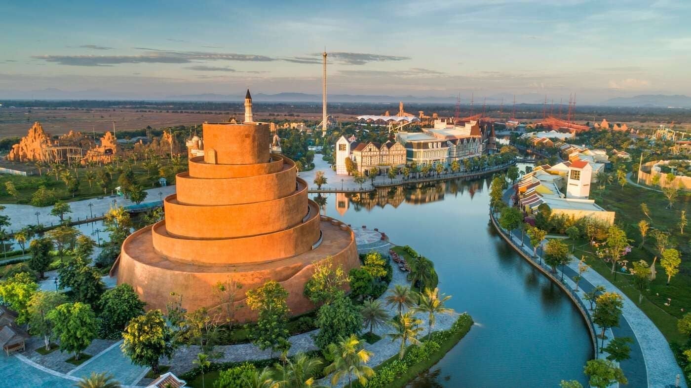 Đảo văn hóa dân gian tại VinWonders Nam Hội An