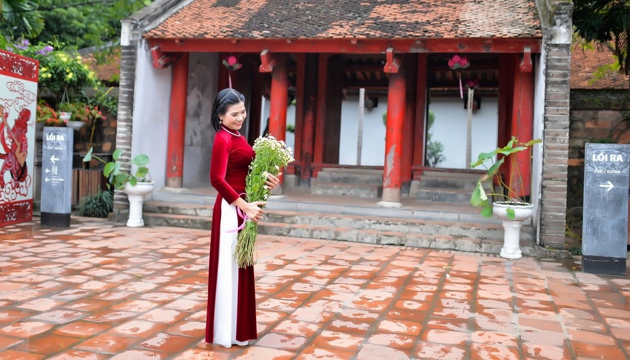 ຖ່າຍຮູບທີ່ວັດວາອາຮາມ (Van Mieu Quốc Tử Giám).