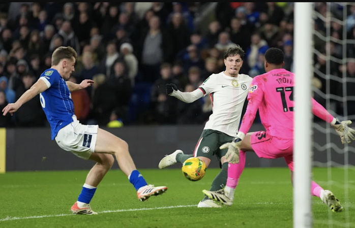 Siêu dự bị bùng nổ trước Cardiff, Chelsea giành vé bán kết Cúp Liên đoàn - Ảnh 3.