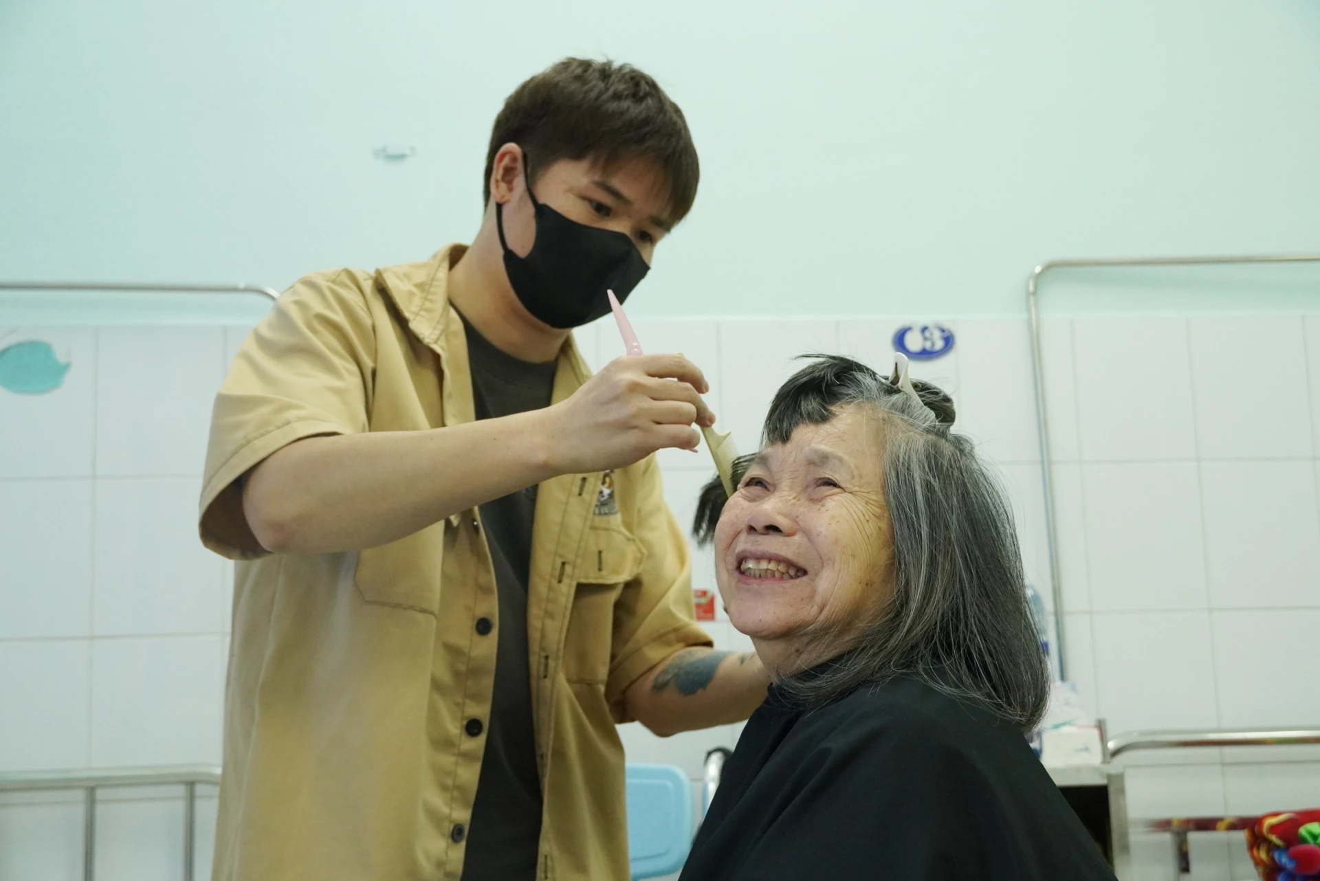 ការទទួលបានការថែទាំគឺដូចជាការទទួលបានការគាំទ្រផ្លូវចិត្តសម្រាប់អ្នកជំងឺ ដែលជួយពួកគេឱ្យជាសះស្បើយបានលឿនជាងមុនក្នុងអំឡុងពេលព្យាបាល។