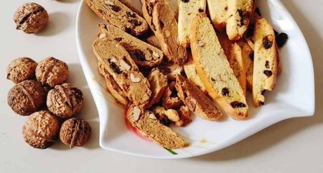 Viêm họng kiêng ăn gì và nên ăn gì? - Ảnh 1.