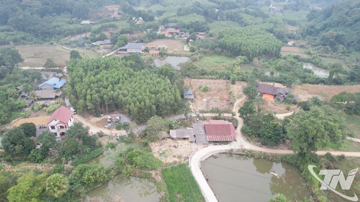 The main village road leading to Suoi Boc, Cho Moi commune, was funded by the National Target Program for socio-economic development in ethnic minority and mountainous areas.