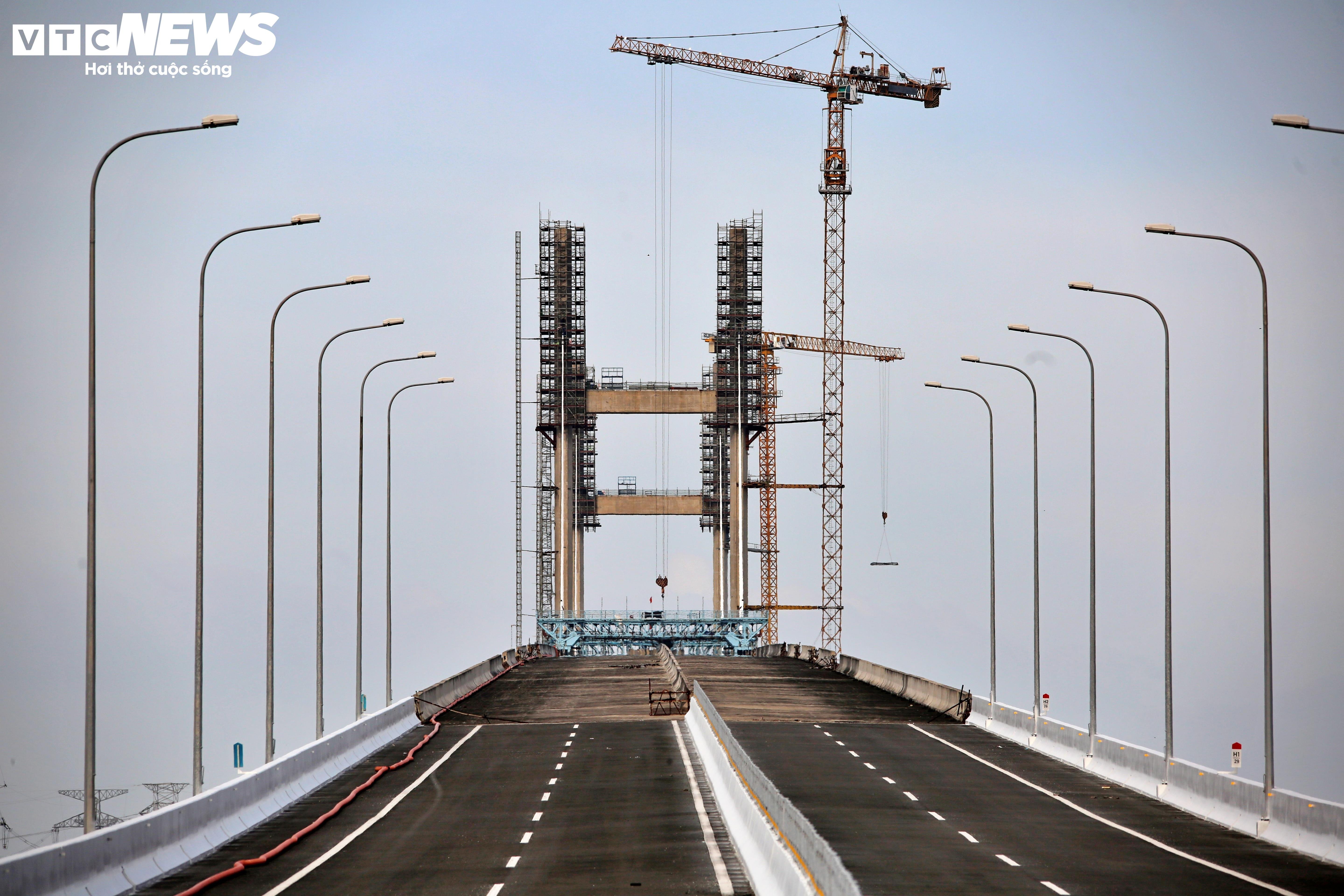 The final bottleneck on the Ben Luc - Long Thanh expressway accelerates towards completion - 7