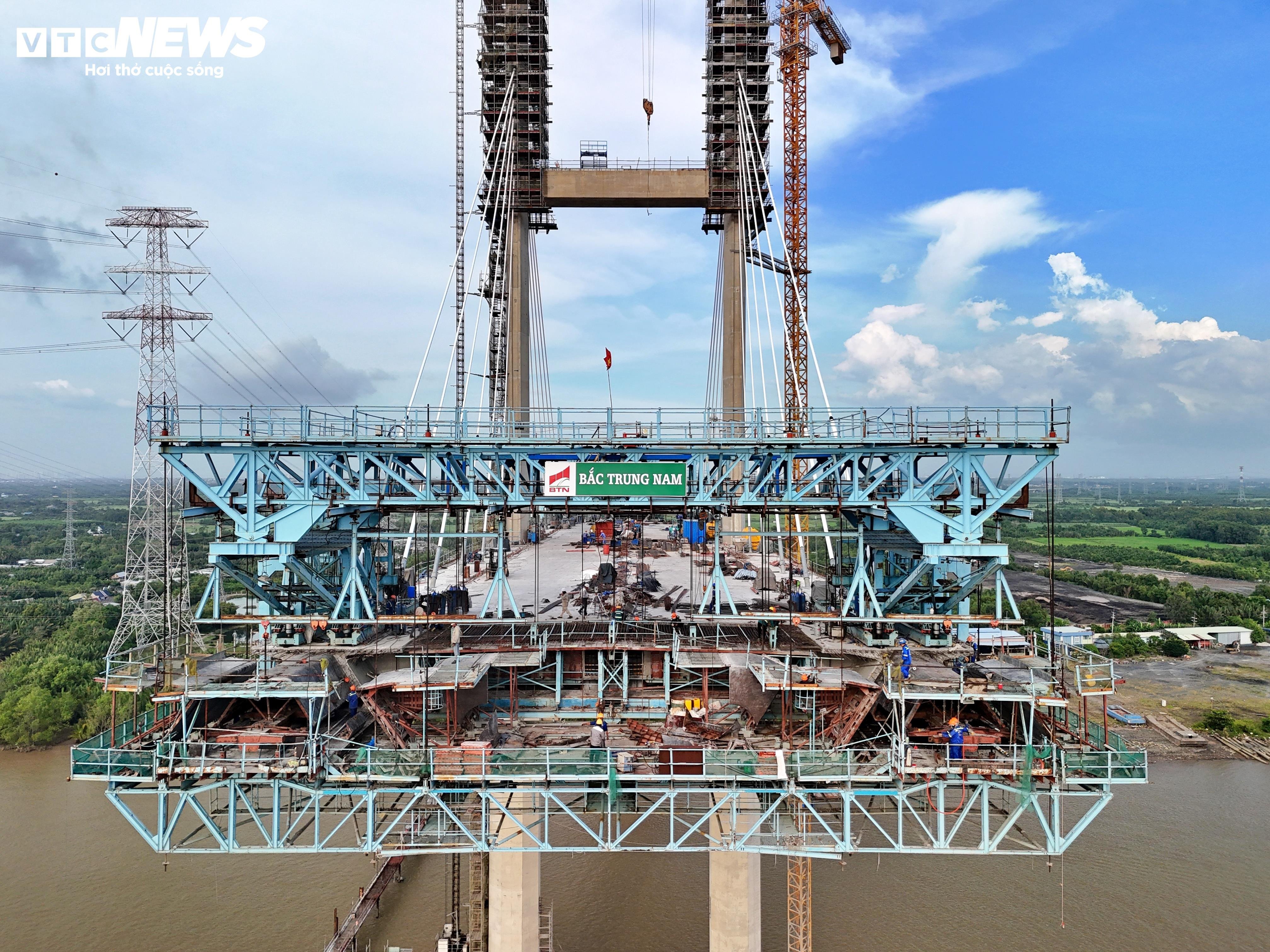 The final bottleneck on the Ben Luc - Long Thanh expressway accelerates towards completion - 8