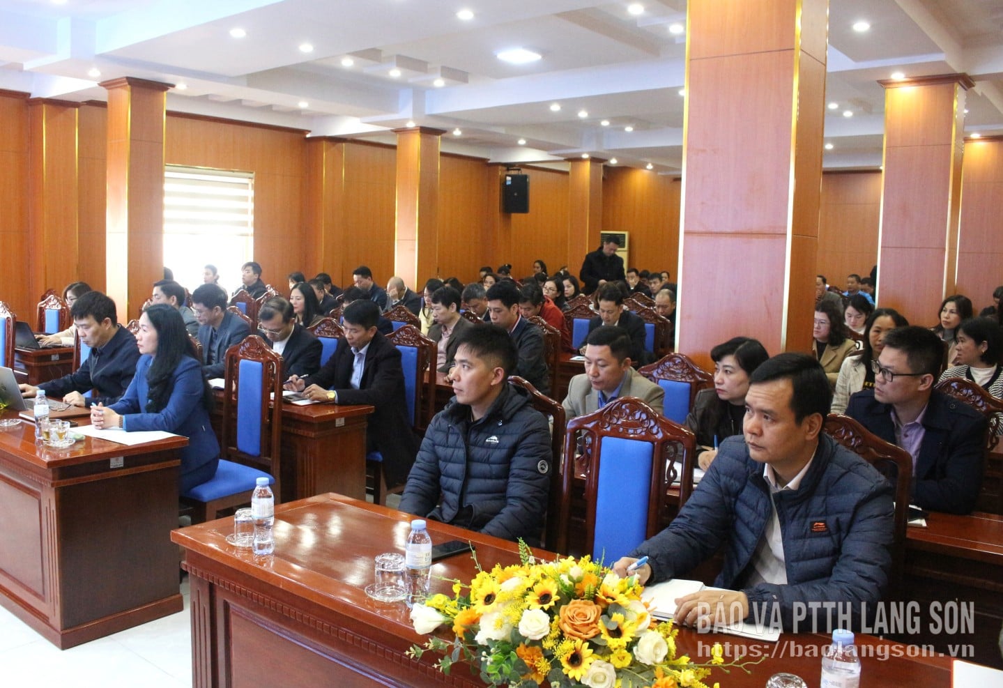 Các đại biểu dự hội nghị