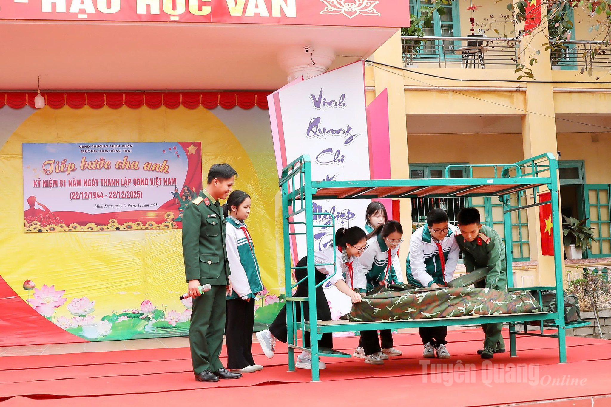 វិទ្យាល័យហុងថៃ ក្នុងសង្កាត់មិញសួន រៀបចំសកម្មភាពដ៏មានអត្ថន័យជាច្រើនសម្រាប់សិស្សានុសិស្សរបស់ខ្លួន។