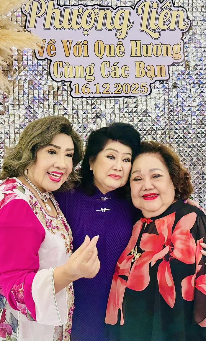 NS Phượng Liên hát lại 
