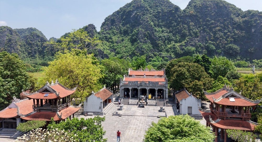 Správce chrámu „vypráví příběh“ dědictví prostřednictvím lidové hudby – foto 1