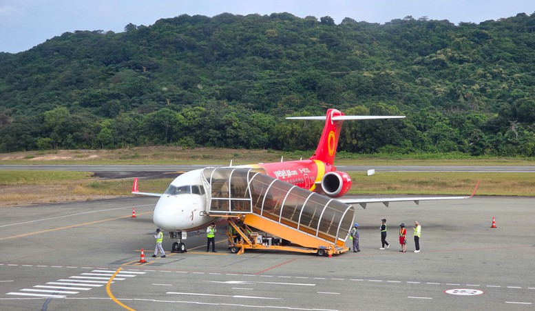 Mulai 17 Desember, Vietjet akan menggandakan jumlah penerbangan ke Con Dao - Foto 1.