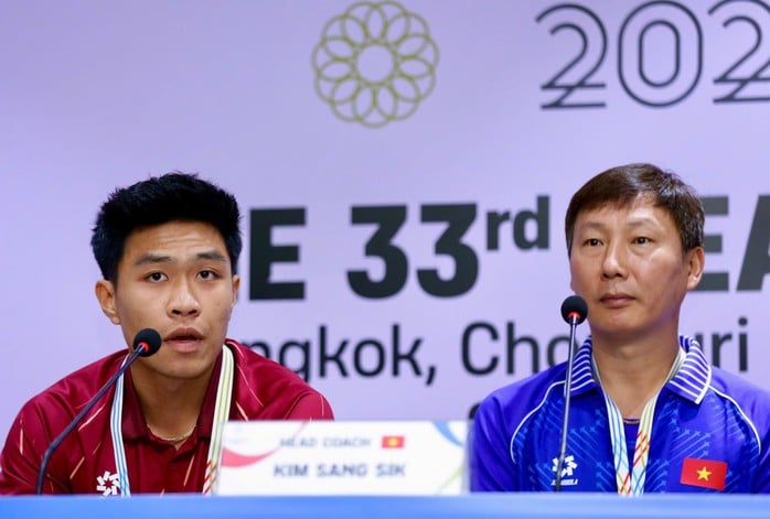 តើគ្រូបង្វឹក Kim Sang-sik បាននិយាយអ្វីខ្លះមុនការប្រកួតផ្តាច់ព្រ័ត្រជាមួយក្រុម U22 ថៃ? - រូបថតទី 2។