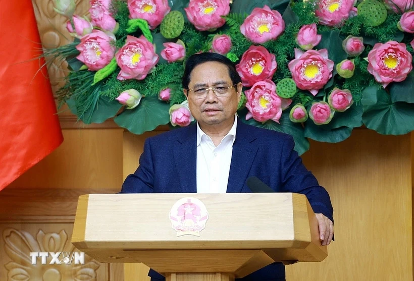 ធានាការលុបបំបាត់លំនៅដ្ឋានបណ្ដោះអាសន្ន និងលំនៅដ្ឋានទ្រុឌទ្រោម ការកសាងទីផ្សារអចលនទ្រព្យដែលមានសុវត្ថិភាព និងមានតម្លាភាព។