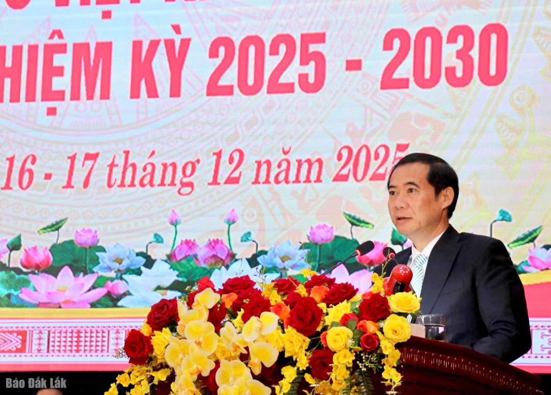 Zástupce tajemníka stranického výboru Vietnamské vlastenecké fronty a ústředních masových organizací Nguyen Thai Hoc