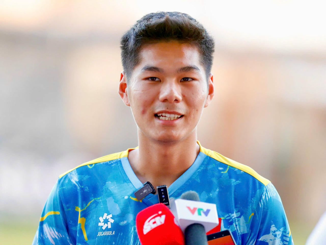 Hieu Minh speaks to the media before the final match. (Photo: VFF)