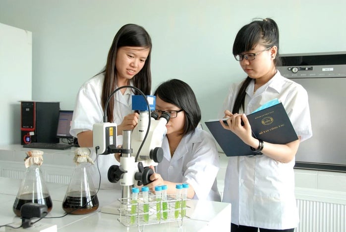 Giáo dục – Nền tảng cốt lõi để thoát nghèo ở ĐBSCL - Ảnh 1.