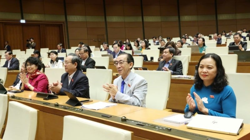 សមាជិកសភាបោះឆ្នោតលើច្បាប់ស្តីពីការផ្លាស់ប្តូរឌីជីថល។