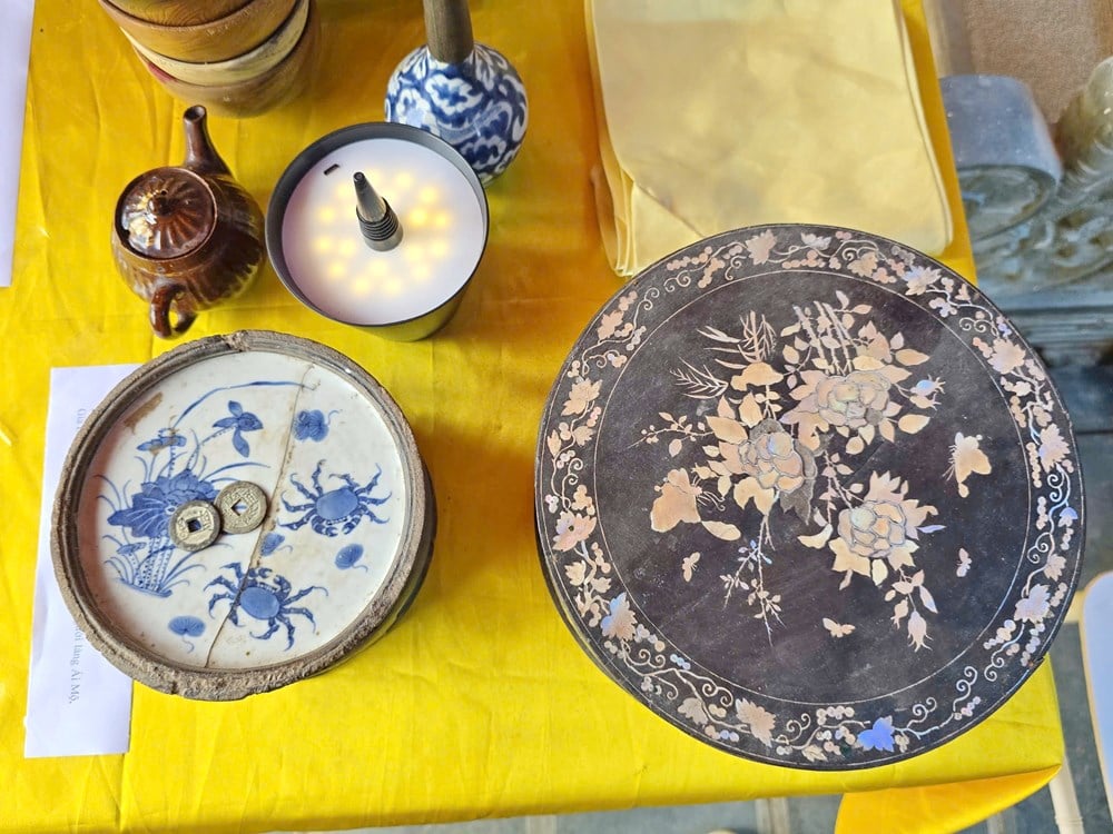 A unique collection of items used in the spirit medium ritual - photo 11