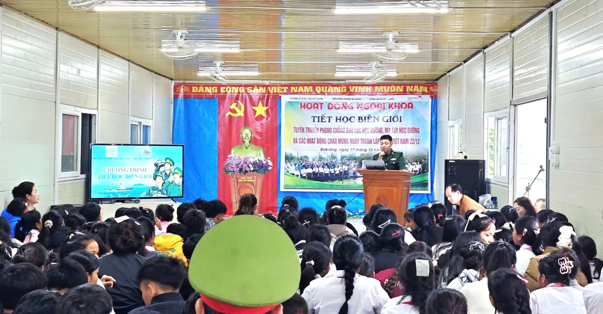 តាមរយៈការចូលរួមសកម្មភាពក្រៅម៉ោងសិក្សា 