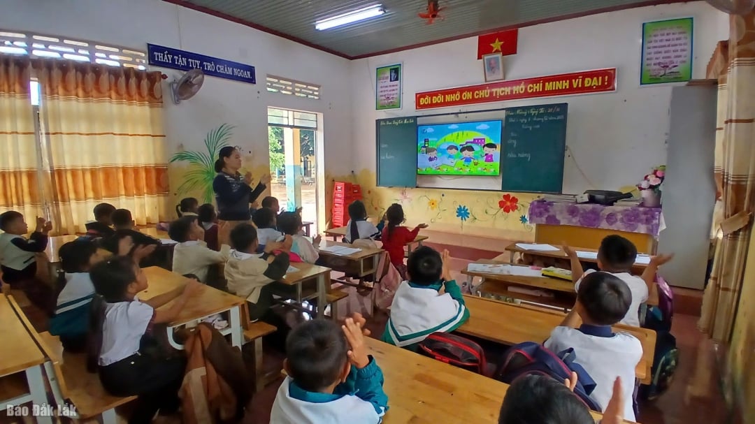 ໂຮງຮຽນປະຖົມ Le Van Tam ສຸມໃສ່ນະວັດຕະກໍາໃນການສິດສອນ ແລະ ການຮຽນຮູ້, ປະກອບສ່ວນເຂົ້າໃນການປັບປຸງຄຸນນະພາບການສຶກສາຂອງນັກຮຽນ.