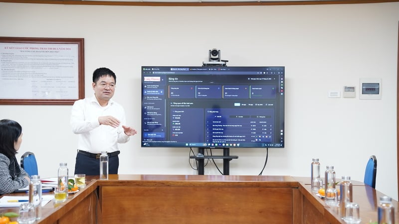 Genel Yayın Yönetmeni Nguyen Van Minh toplantıda konuşma yaptı.