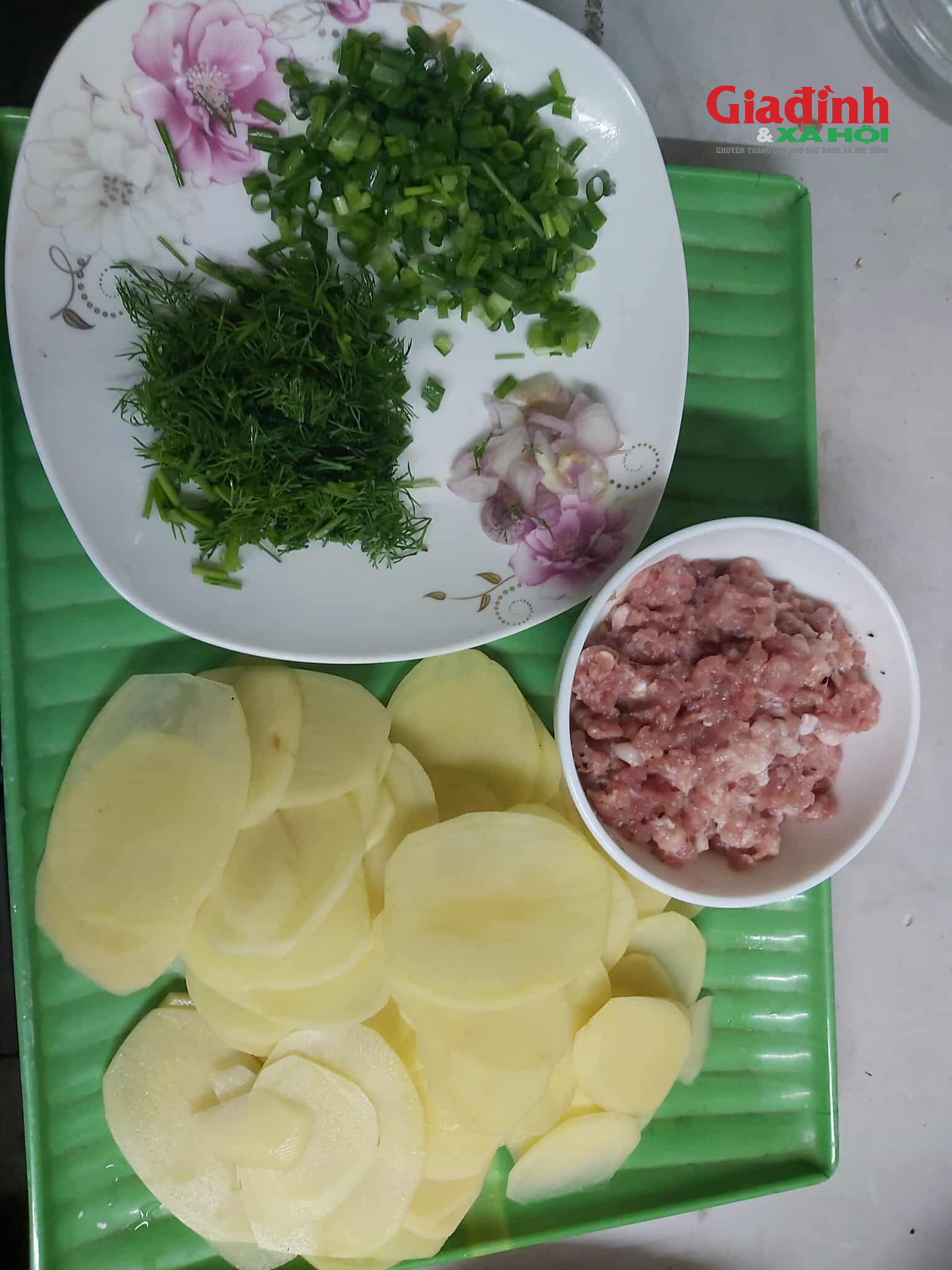 Khoai tây thái lát xào thịt băm kiểu này rất mềm ngon mà không hề bị nát miếng - Ảnh 4.