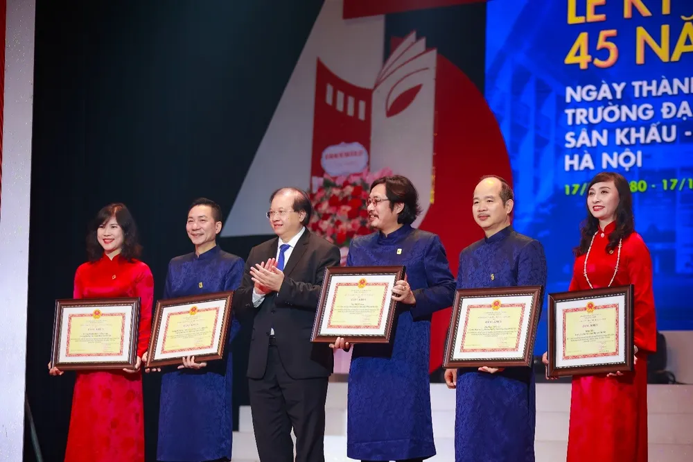 Awards were presented to outstanding groups and individuals of the school on the occasion of its 45th anniversary.