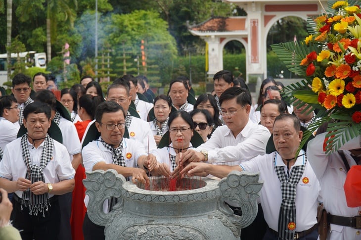 Ban Tuyên giáo và Dân vận Thành ủy TP.HCM tổ chức hành trình về nguồn 'Tự hào cán bộ dân vận khéo' - Ảnh 1.