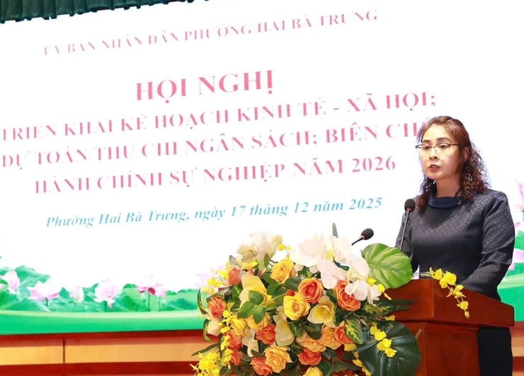 Hai Ba Trung: Het maximaliseren van de mogelijkheden en creativiteit van elke ambtenaar - Foto 1. Hai Bà Trưng: Phát huy tối đa năng lực, sáng tạo của từng cán bộ, công chức- Ảnh 1.