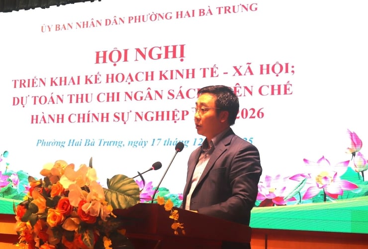Hai Ba Trung: Het maximaliseren van de mogelijkheden en creativiteit van elke ambtenaar en overheidsfunctionaris - Foto 2. Hai Bà Trưng: Phát huy tối đa năng lực, sáng tạo của từng cán bộ, công chức- Ảnh 2.