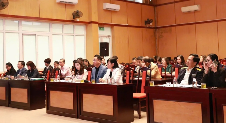 Hai Ba Trung: Het maximaliseren van de mogelijkheden en creativiteit van elke ambtenaar en overheidsfunctionaris - Foto 4. Hai Bà Trưng: Phát huy tối đa năng lực, sáng tạo của từng cán bộ, công chức- Ảnh 4.